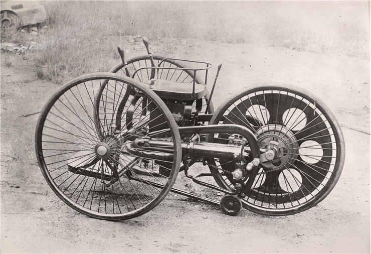first gas powered motorcycle